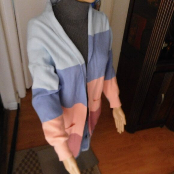 This Anixray oversized sweater is ready for Fall–Sz Med,  Blues & Mauves, 2 pock - Picture 2 of 4